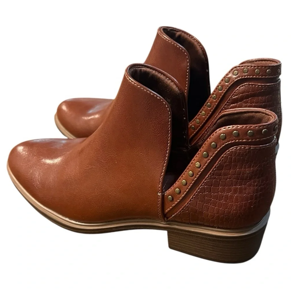BareTraps Avril Brown Ankle Boots Vegan Size 7M